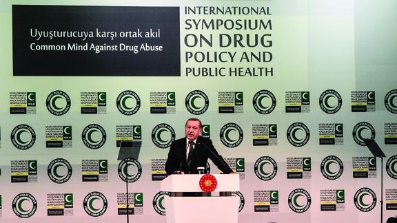 ´Uluslararası Uyuşturucu Politikaları ve Halk Sağlığı Sempozyumu´ Başladı